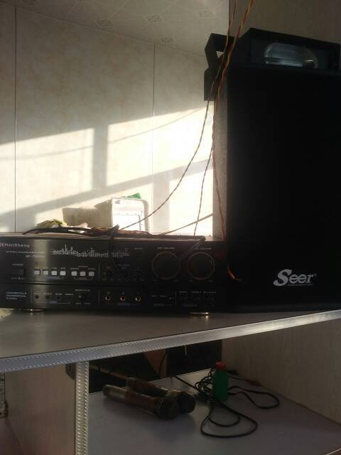 點歌機一體機能接投影儀么 能唱ktv么